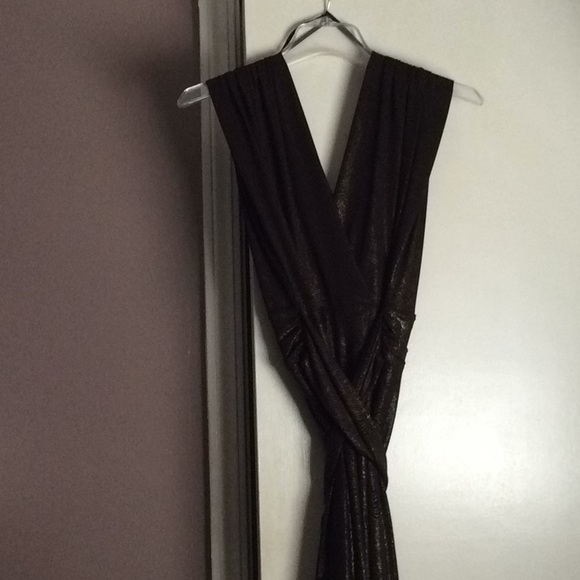 Shimmering Brown Dress with gold strands - Picture 5 of 7